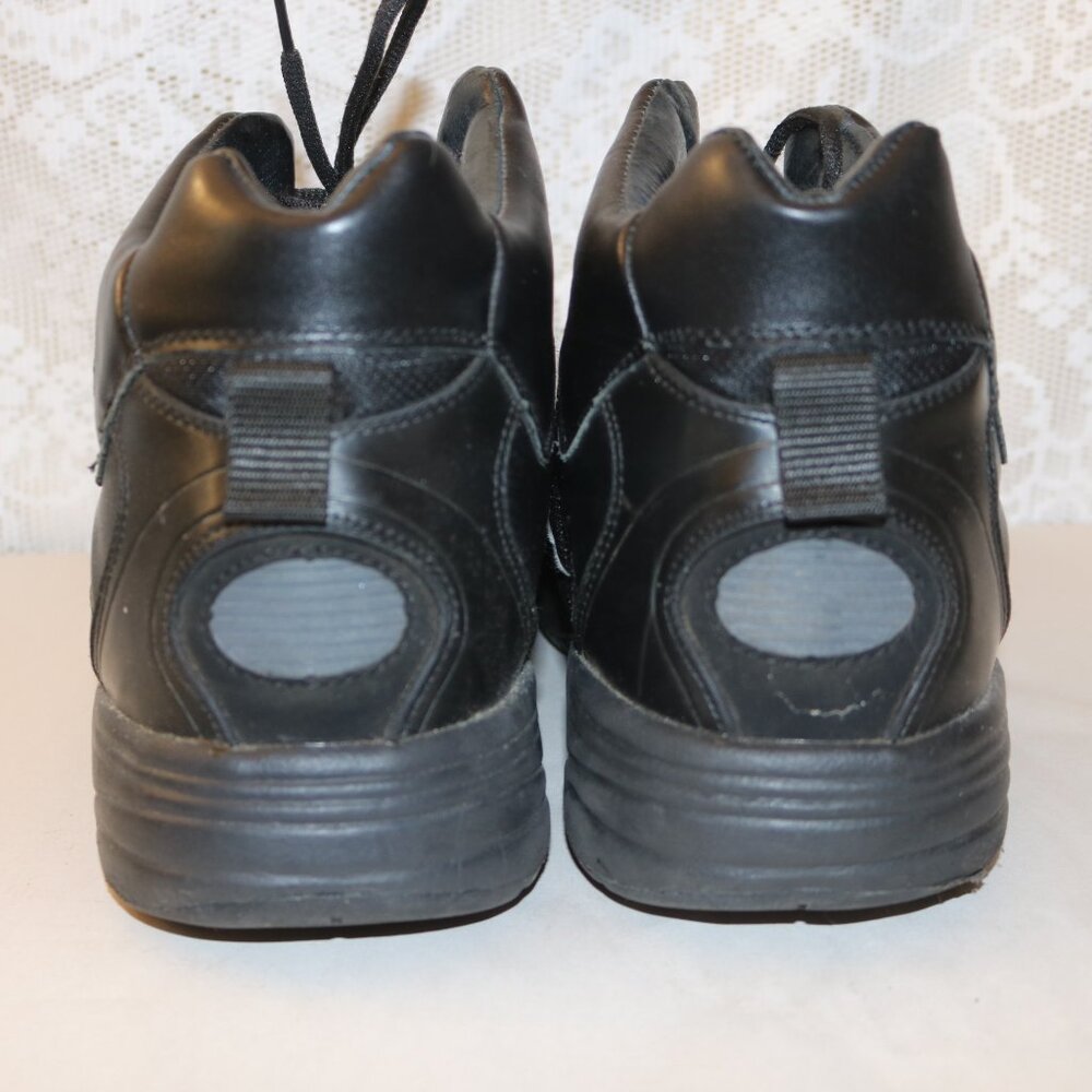 Answer 2 Mens walking/stability/diabetic shoes 552-1 size 12W - Picture 2 of 11